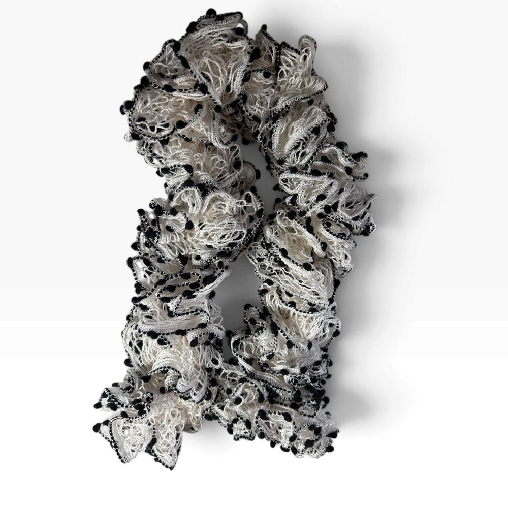 Ruffle Scarf Red Hearth Sashay Yarn black and white handmade